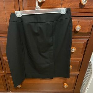 Black loft skirt